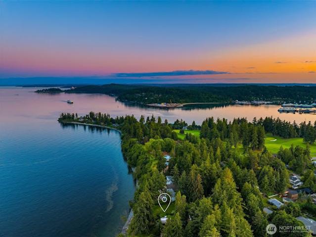 House for sale in Bainbridge Island, Washington