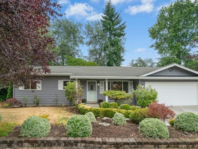 House for sale in Kirkland House for sale in Kirkland