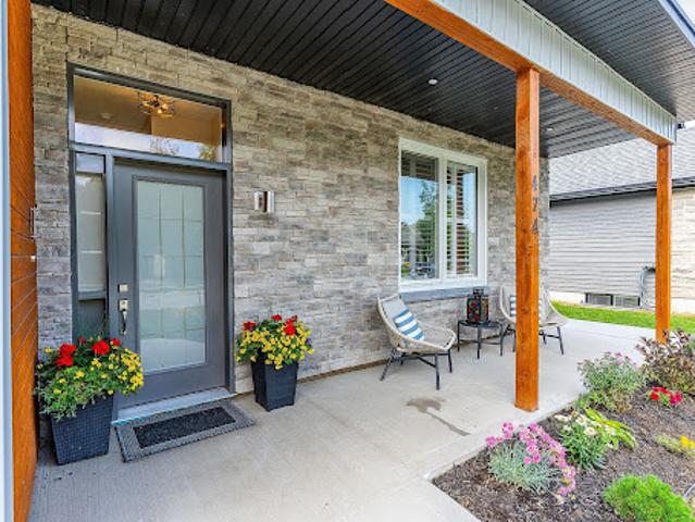 House for sale in Ontario