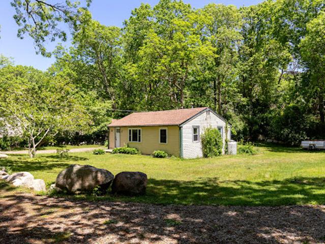 House for sale in Manomet, Massachusetts