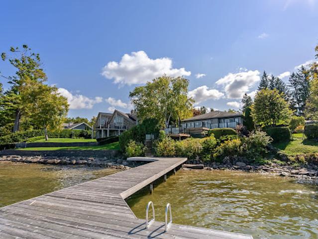 House for sale in Ontario