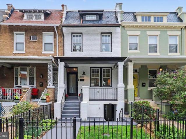 House for sale in Washington