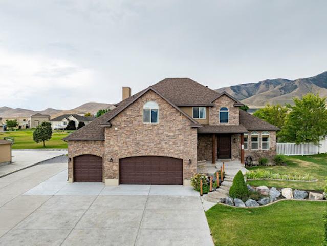 House for sale in Saratoga Springs, Utah