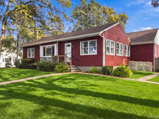 House for sale in Lake Ronkonkoma, Town of Brookhaven