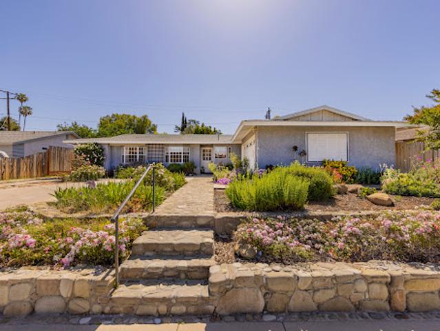 House for sale in Oak View, California