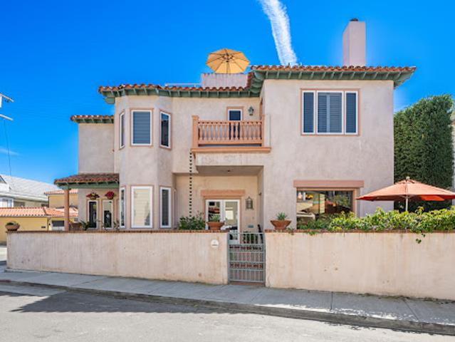 House for sale in Long Beach, California