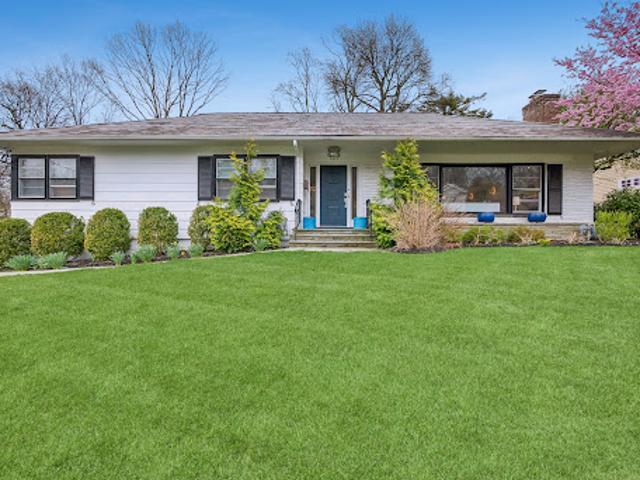 House for sale in Summit, New Jersey