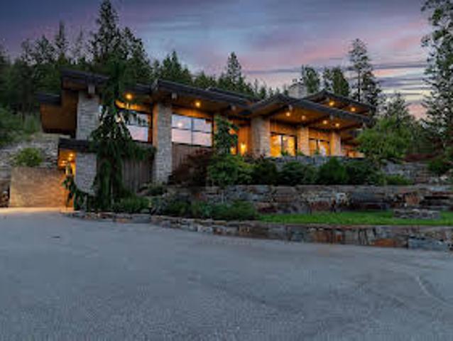 House for sale in Vernon House for sale in Vernon
