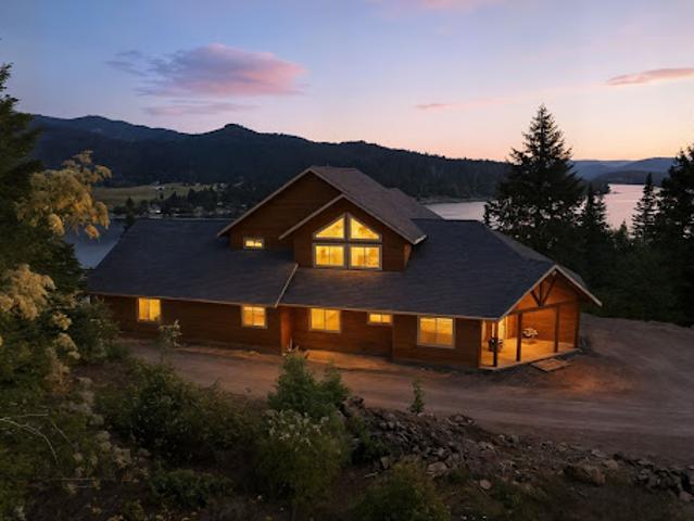 House for sale in Priest River House for sale in Priest River