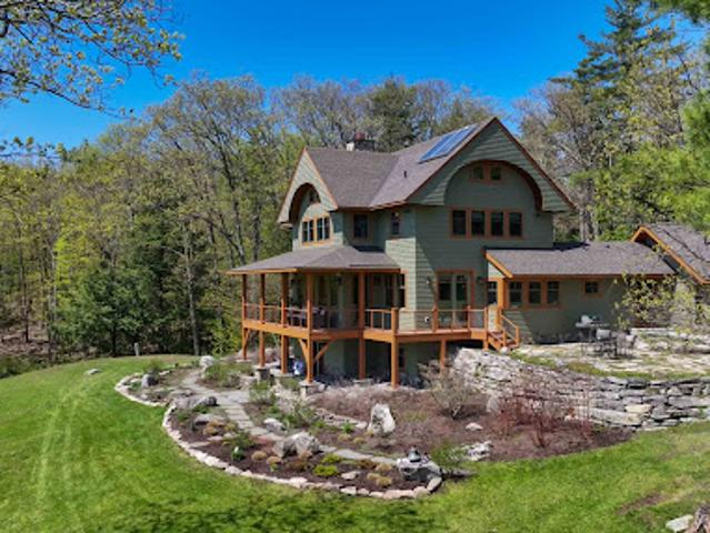House for sale in Sunapee
