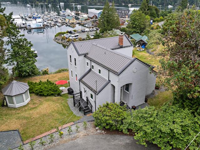 House for sale in Duncan