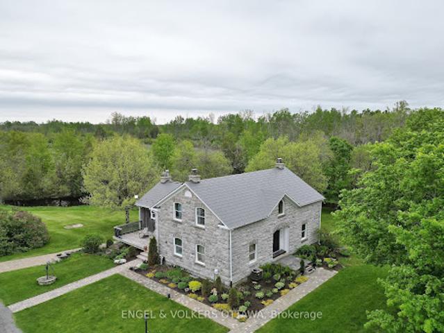 House for sale in Ottawa House for sale in Ottawa