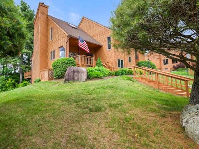 House for sale in Adirondack