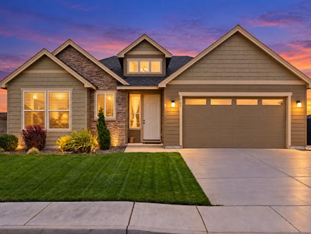 House for sale in West Richland, Benton County