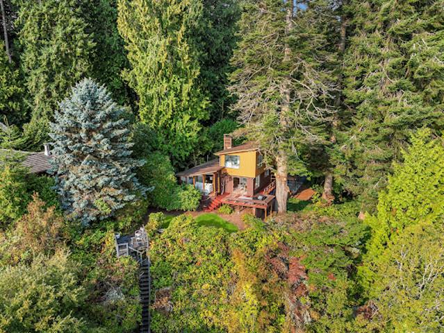 House for sale in Bainbridge Island, Washington