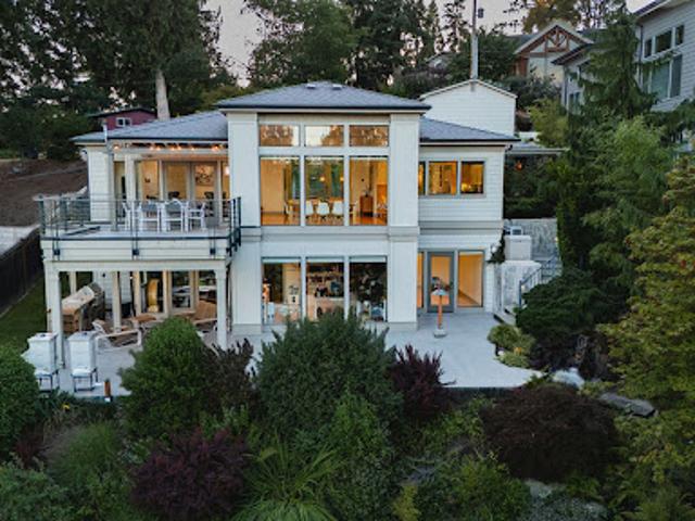 House for sale in Kirkland House for sale in Kirkland