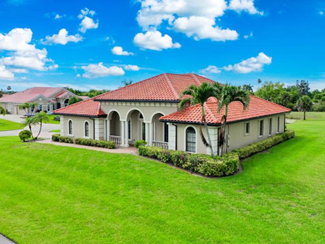 House for sale in Bonita Springs