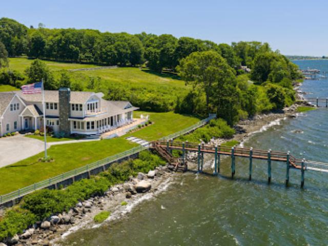 House for sale in Tiverton, Rhode Island