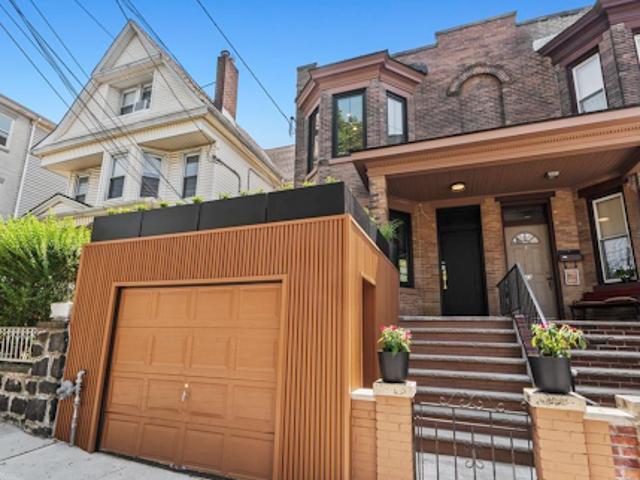 House for sale in Hudson, New Jersey