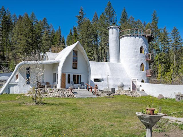 House for sale in Grand Forks