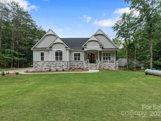 House for sale in Catawba
