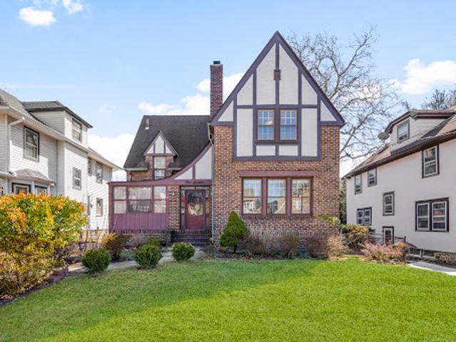 House for sale in Pelham, New York