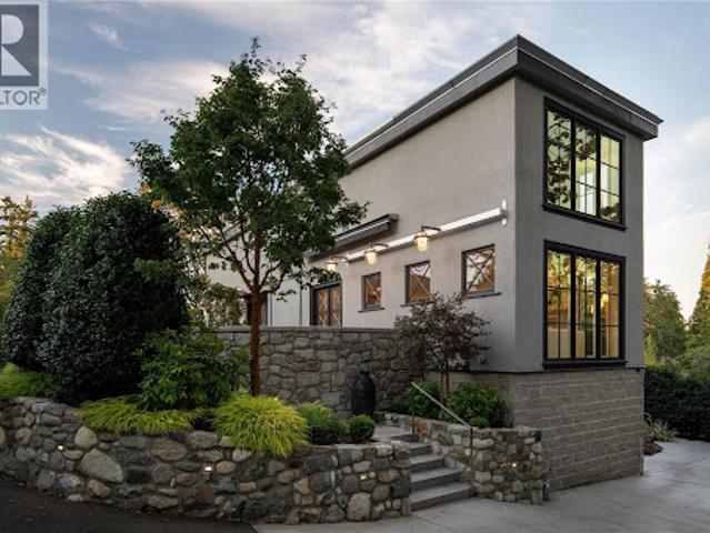 House for sale in Oak Bay, British Columbia