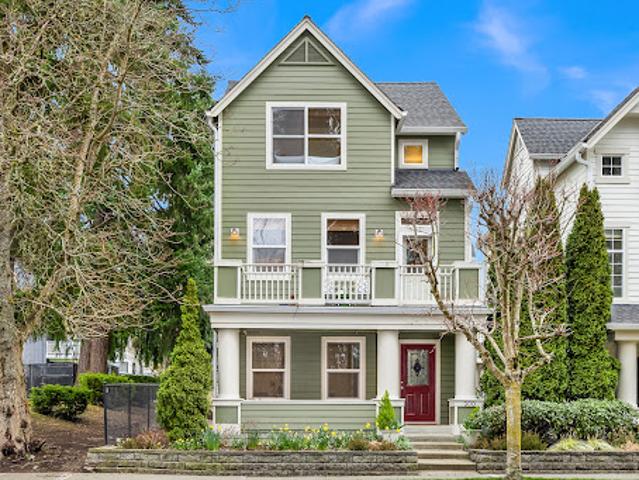 House for sale in Bainbridge Island, Washington