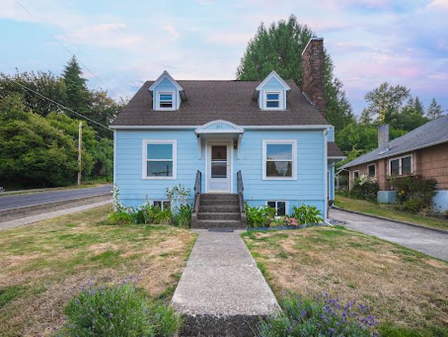 House for sale in Winlock, Washington