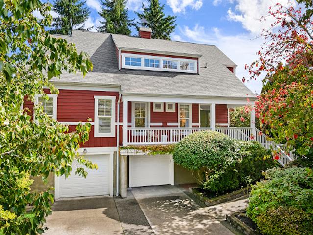 House for sale in Bainbridge Island, Washington