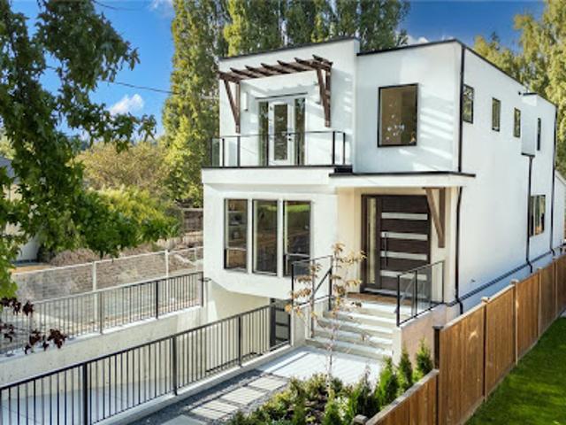 House for sale in Victoria, British Columbia