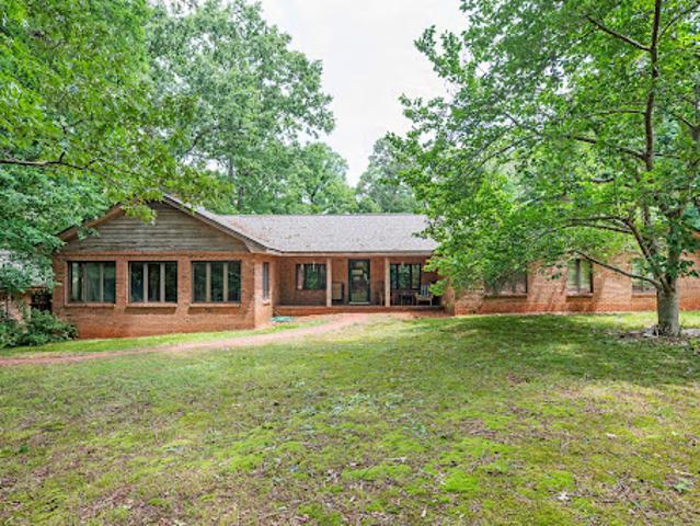 House for sale in Hull, Georgia