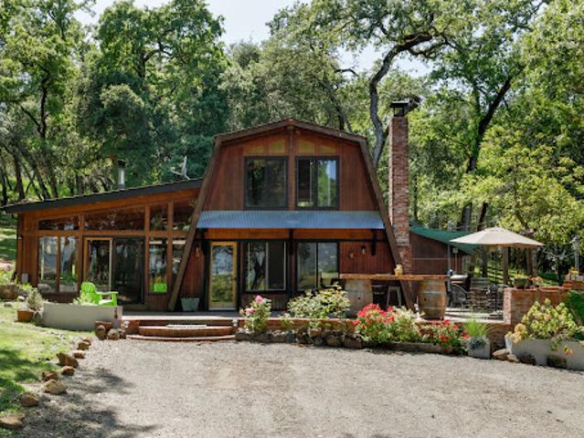 House for sale in Geyserville