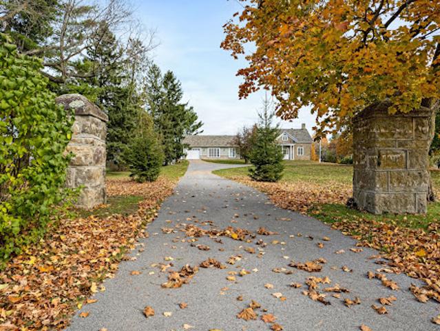 House for sale in Ontario