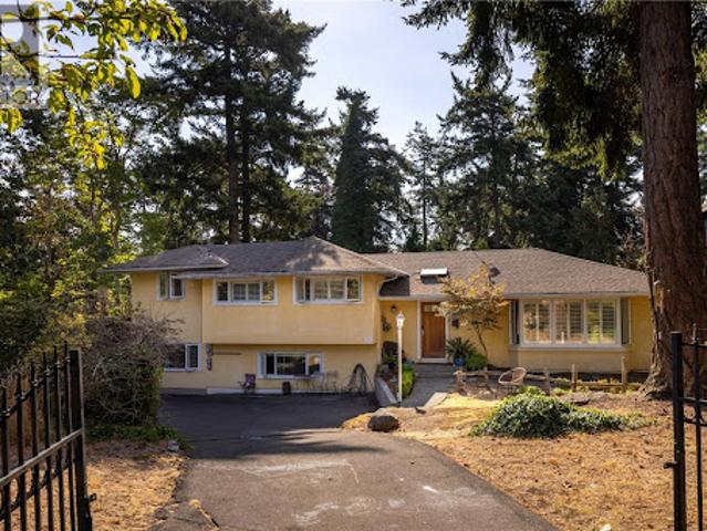 House for sale in Saanich, British Columbia