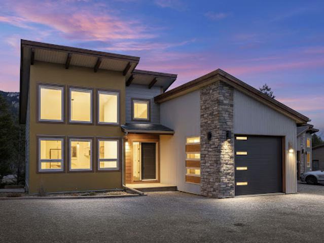 House for sale in Lake Windermere, British Columbia