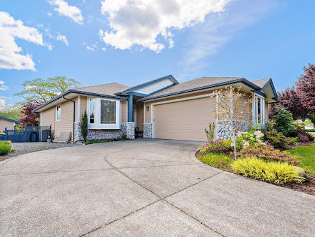 House for sale in Duncan