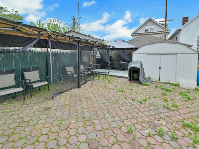 House for sale in Elizabeth, New Jersey