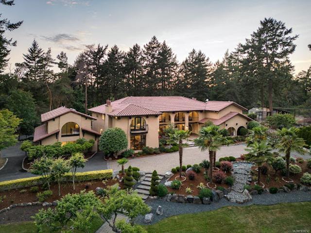 House for sale in Saanich, British Columbia