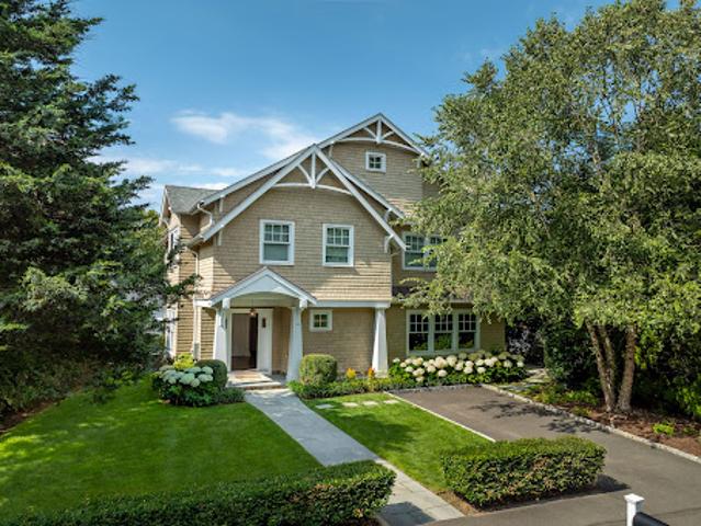 House for sale in Mianus, Greenwich