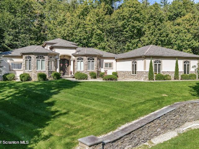 House for sale in Waverly, Waverly Township
