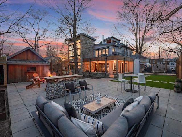 House for sale in Oakville, Ontario