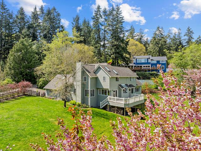 House for sale in Bainbridge Island, Washington