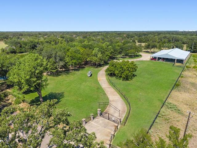 House for sale in Greenville, Hunt County