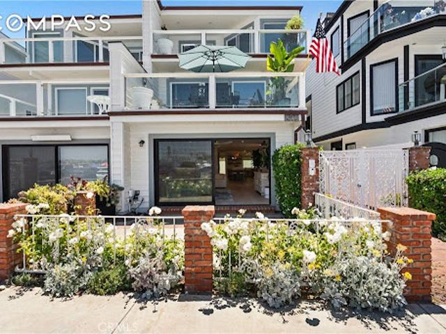 House for sale in Newport Beach