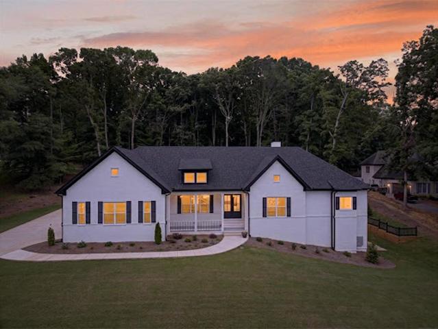 House for sale in Hoschton, Jackson County