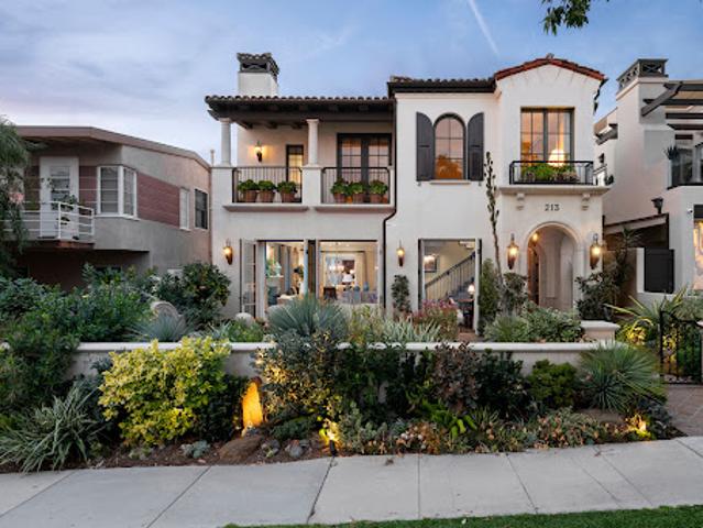 House for sale in Corona Del Mar, California