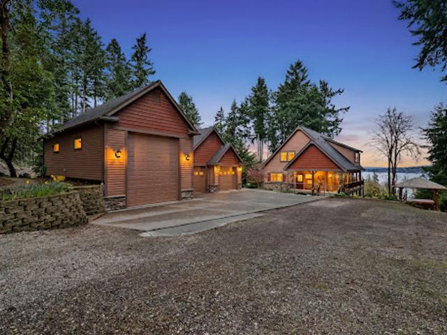 House for sale in Island, Kentucky