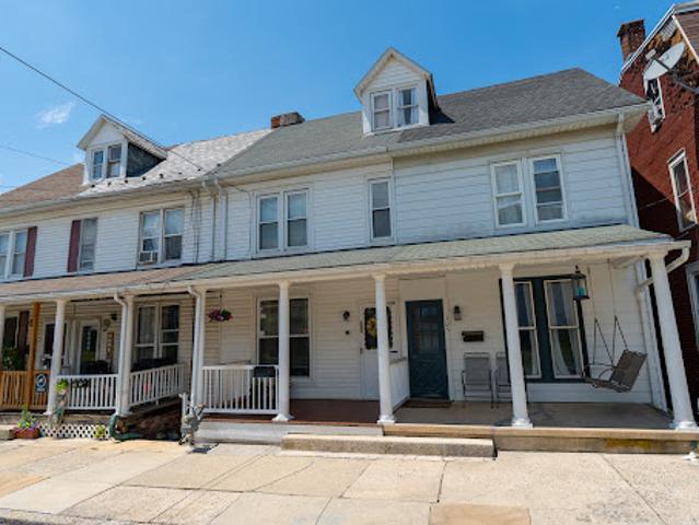 House for sale in Red Lion