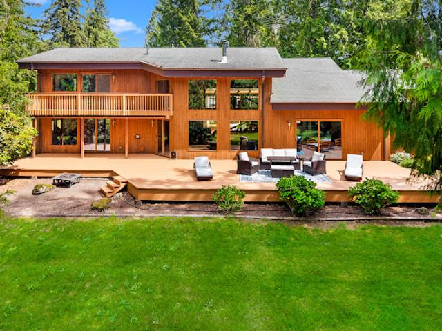 House for sale in Enumclaw, Washington